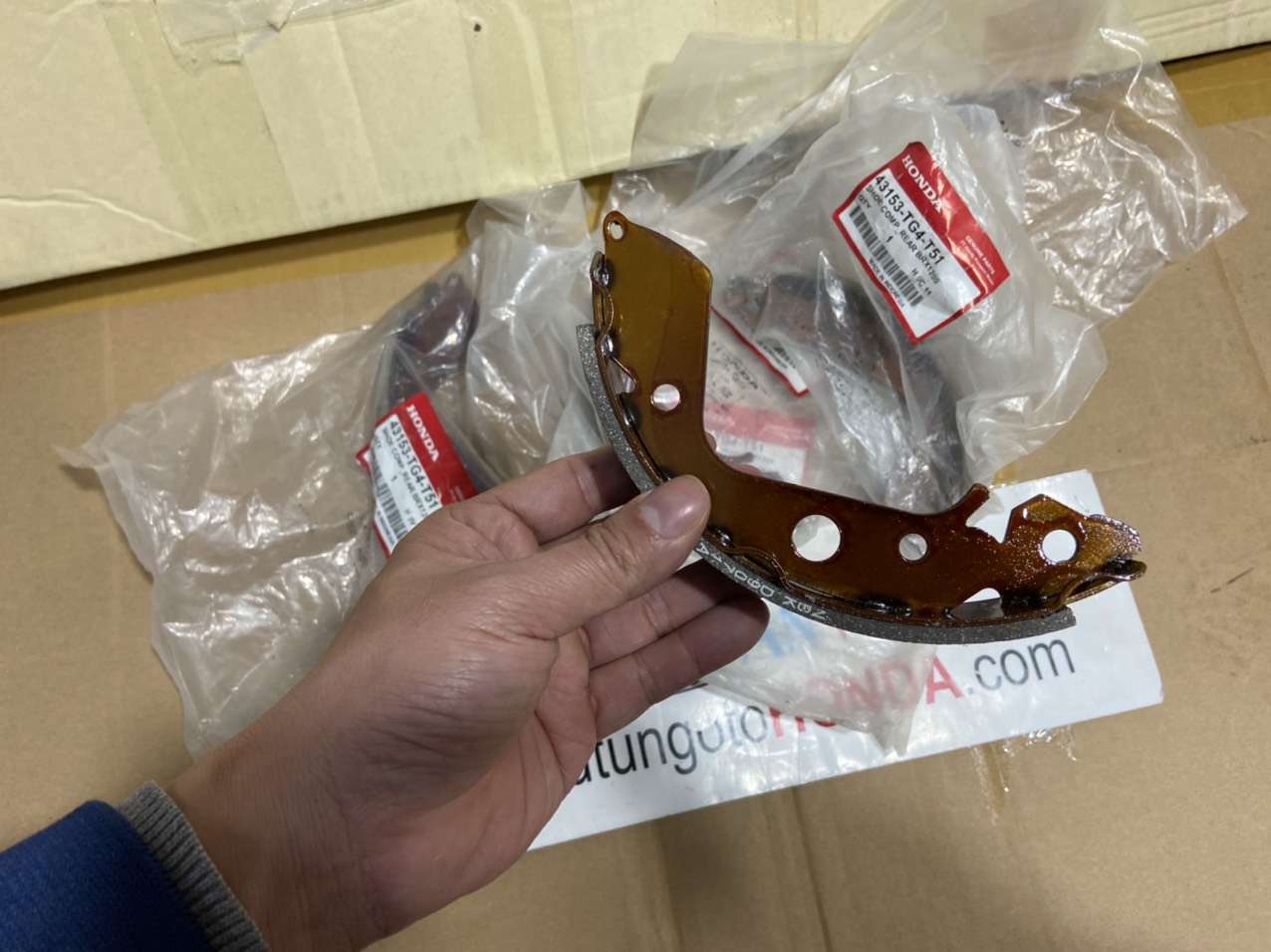 Guốc phanh sau xe Honda BRIO